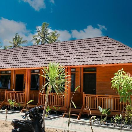 Mandalika Queen Hostel Kuta  Exterior foto